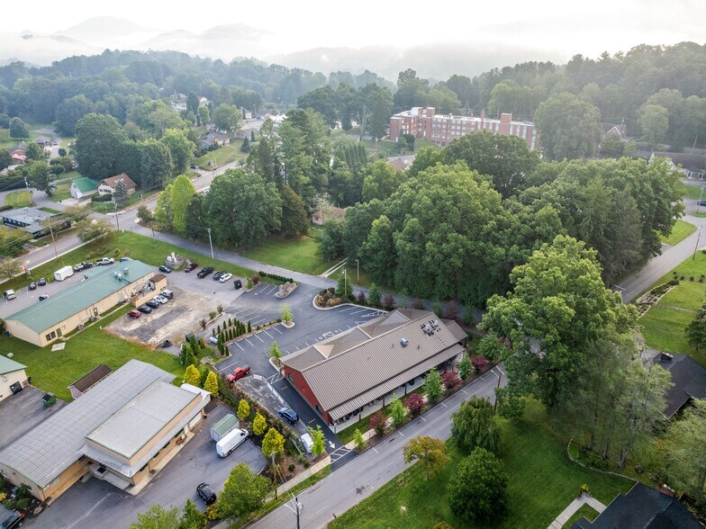 More Photos Of 62 Overbrook St, Waynesville Specialty For Sale