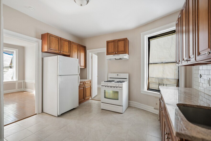 More Photos Of 596 Wyona St, Brooklyn Apartments For Sale