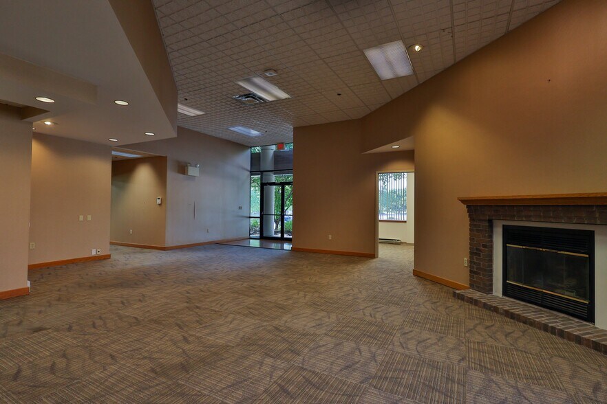 More Photos Of 1525 Valley Center Pky, Bethlehem Unknown For Lease