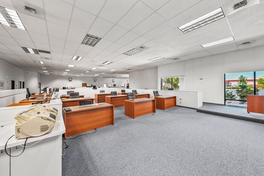 More Photos Of 2090 Commerce Dr, Medford Office For Lease