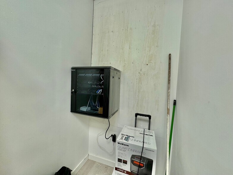 More Photos Of 136-21 Hillside Ave, Richmond Hill Medical For Lease