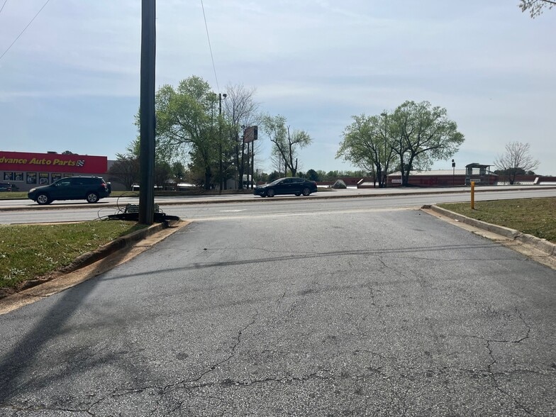 More Photos Of 414 N Hairston Rd, Stone Mountain Freestanding For Sale