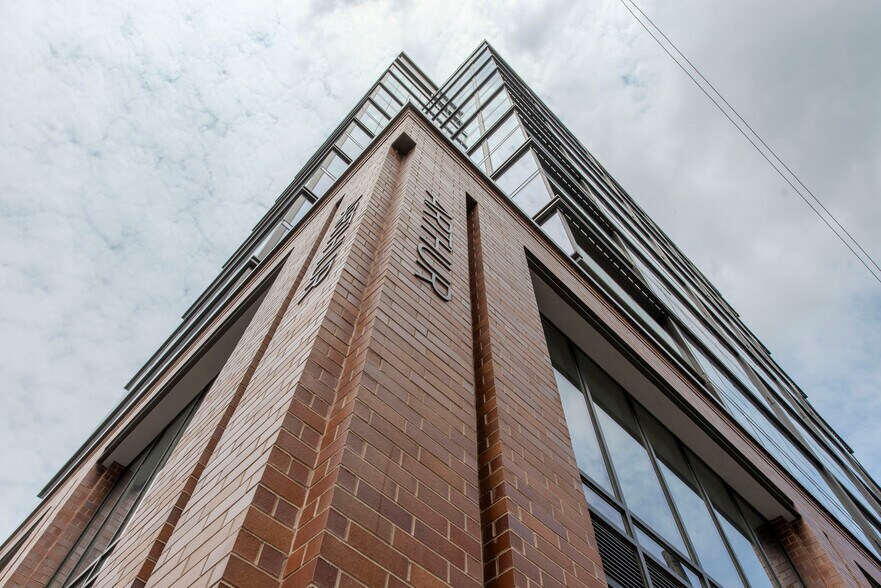 More Photos Of 210-212 N Aberdeen St, Chicago Apartments For Lease