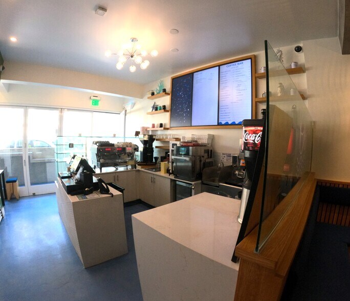 More Photos Of 72 62nd Pl, Long Beach Restaurant For Sale