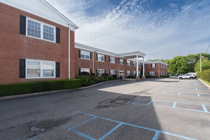 More Photos Of 475 E Main St, Patchogue Medical For Sale
