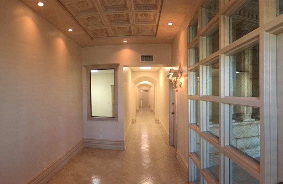 More Photos Of 5974 Silver Springs Dr, El Paso Office For Lease