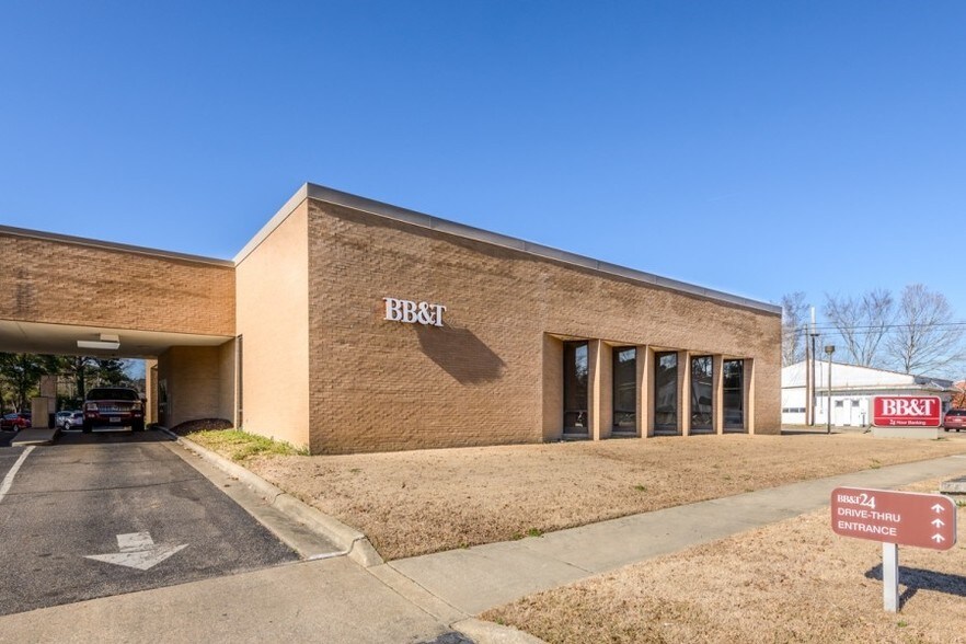 More Photos Of 102 W Main St, Plymouth Bank For Sale