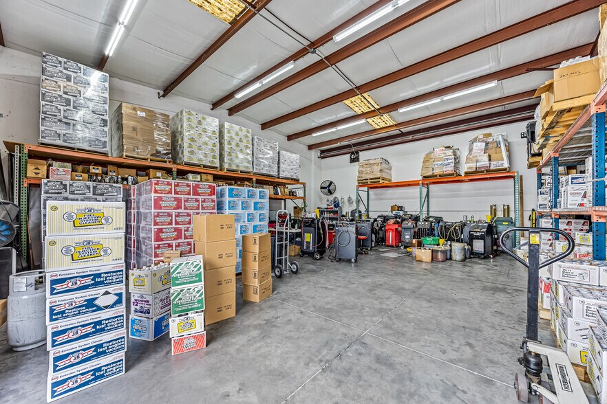 More Photos Of 3195 New York Ave, Melbourne Warehouse For Lease