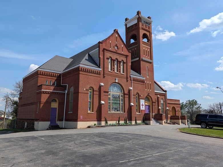 Primary Photo Of 1018 Rivermont Ave, Lynchburg Multifamily For Sale