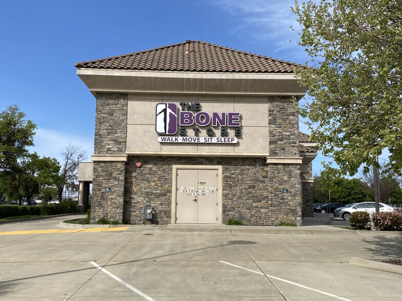 More Photos Of 1547 E March Ln, Stockton Bank For Lease