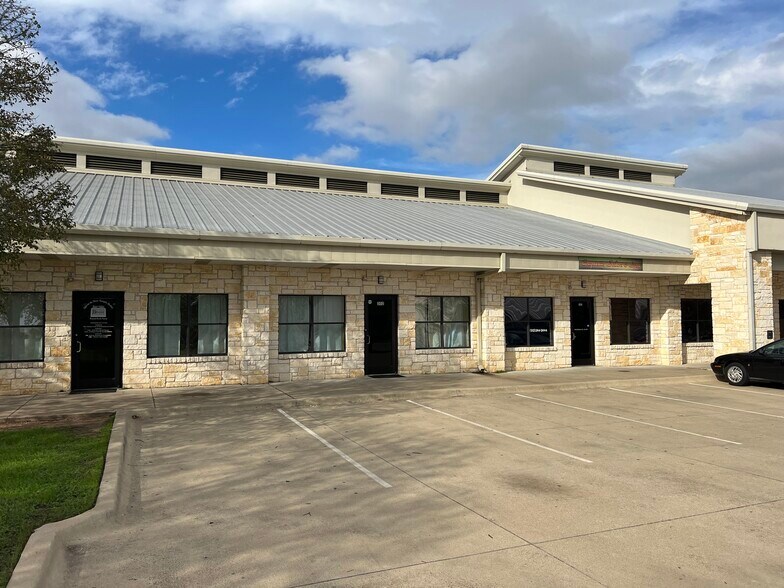 Primary Photo Of 1100 Sam Bass Rd, Round Rock Storefront Retail Office For Lease