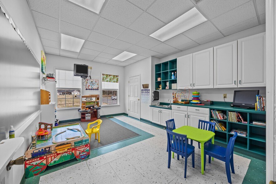 More Photos Of 188 Wiggins Rd, Mooresville Specialty For Sale