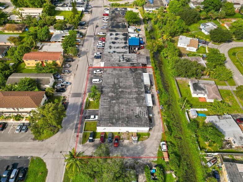 More Photos Of 3909-3939 SW 12th Ct, Fort Lauderdale Warehouse For Lease