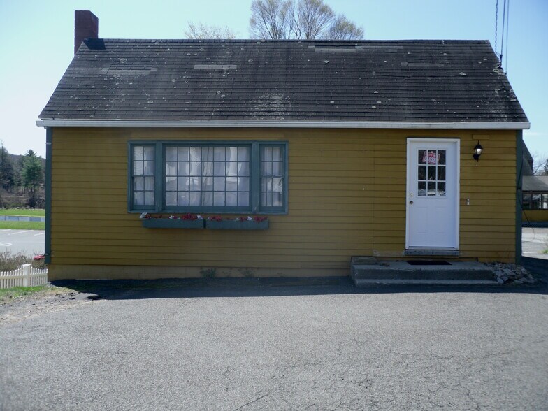 More Photos Of 596 Main St, Somers Freestanding For Sale