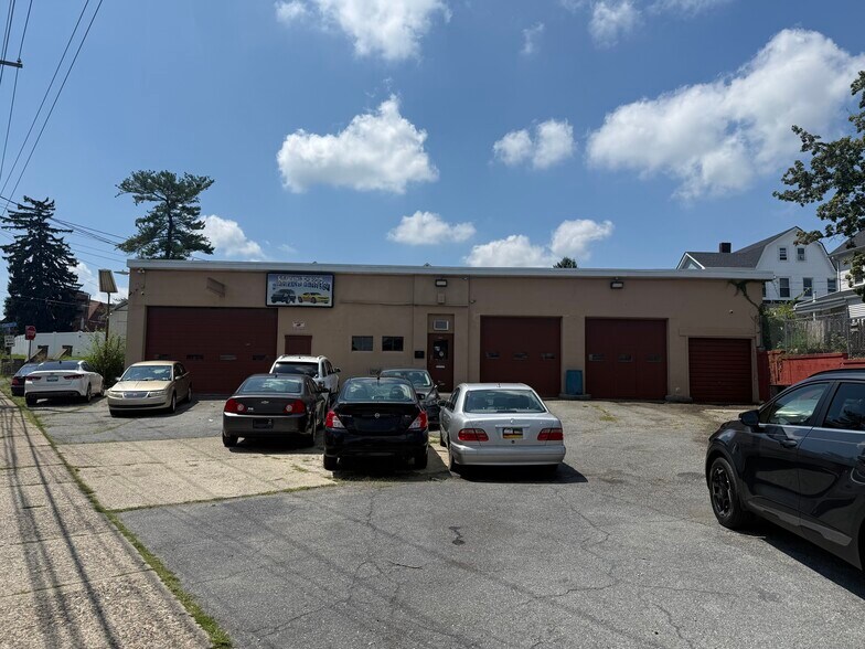 Primary Photo Of 1845 Freemansburg Ave, Easton Auto Repair For Lease