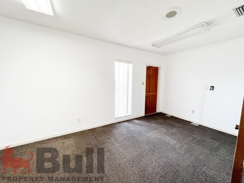 More Photos Of 5401 Alhambra Dr, Orlando Office For Lease