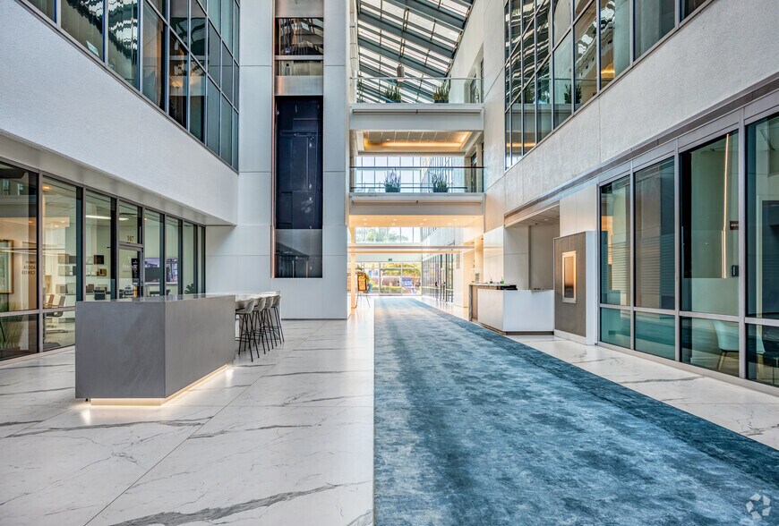 More Photos Of 1819 Main St, Sarasota Office For Lease