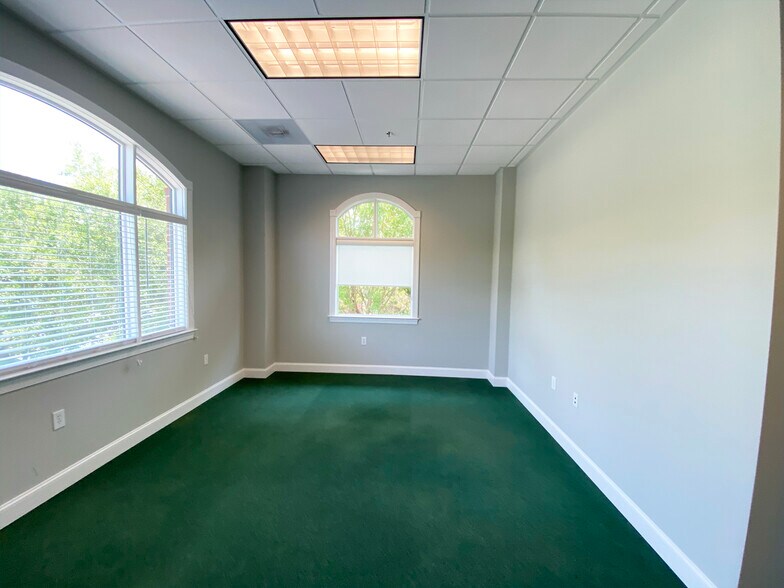 More Photos Of 1124 Park West Blvd, Mount Pleasant Office For Lease