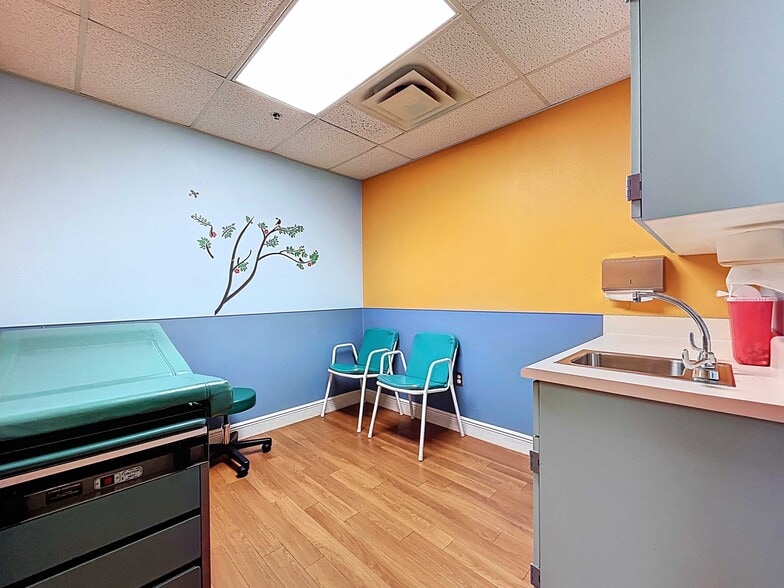 More Photos Of 11373 Cortez Blvd, Brooksville Medical For Sale