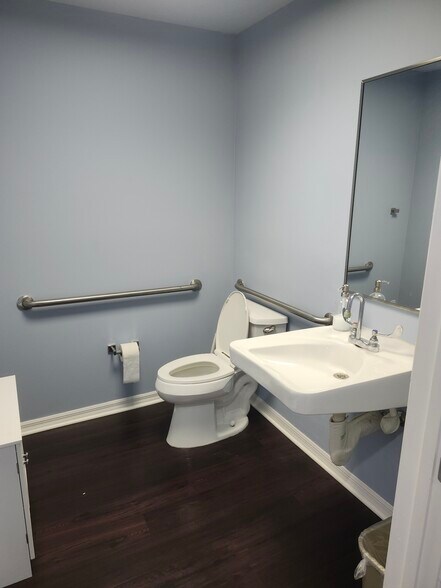 More Photos Of 1676 W Hibiscus Blvd, Melbourne Medical For Lease