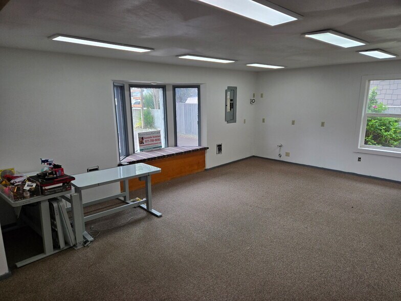 More Photos Of 316 Highway 101 N, Rockaway Beach Storefront Retail Residential For Sale