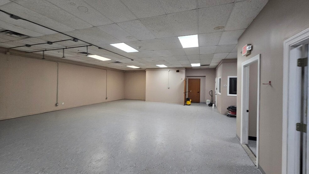 More Photos Of 3007 S Alpine Rd, Rockford Industrial For Lease