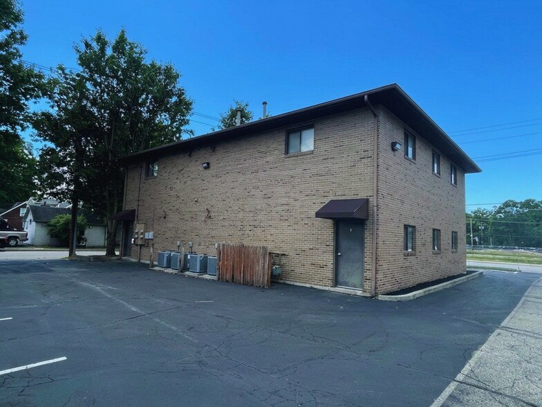 More Photos Of 11156 Main St, Cincinnati Office For Sale