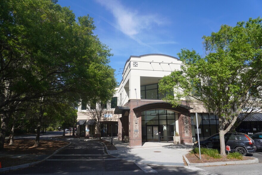 More Photos Of 1952 Long Grove Dr, Mount Pleasant Storefront Retail Office For Lease