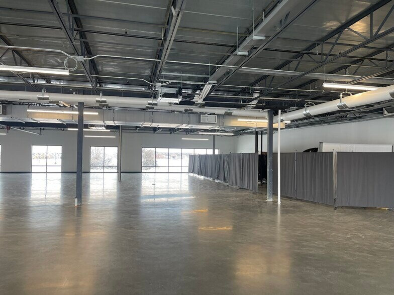 More Photos Of 1808 SW Magazine Rd, Ankeny Office For Lease