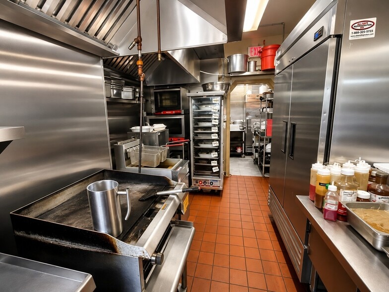 More Photos Of 90-102 E Post Rd, White Plains Freestanding For Lease