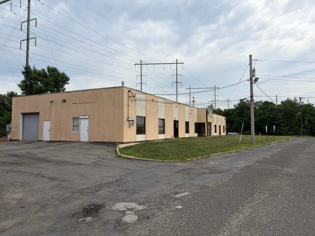 More Photos Of 1600 Jersey Ave, North Brunswick Office For Lease