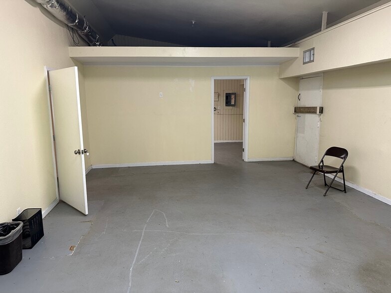 More Photos Of 12270 Foothill Blvd, Sylmar Office For Lease