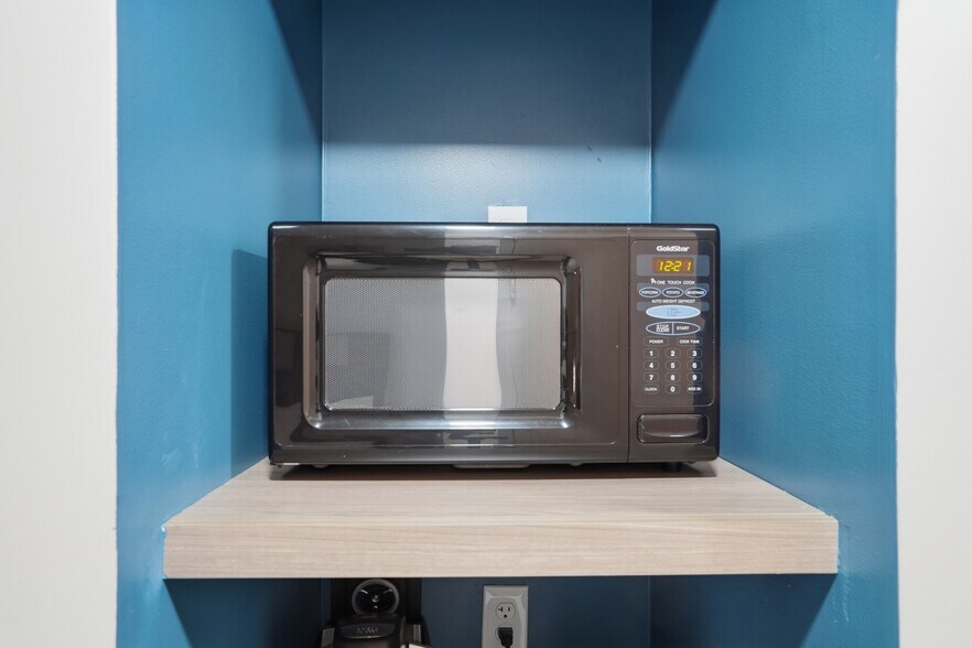 More Photos Of 10680 S Auto Mall Dr, Sandy Hotel For Sale