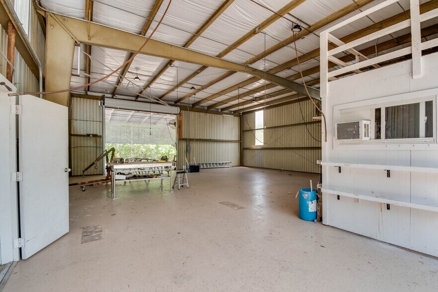 More Photos Of 507 SE 6th St, Williston Self Storage For Sale