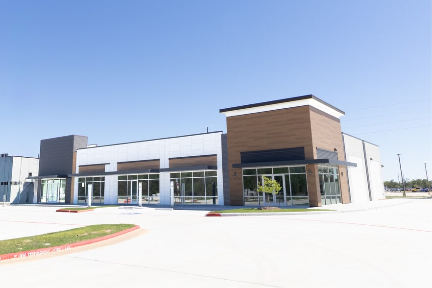 More Photos Of North of Woodson's Reserve & Grand Parkway, Spring Unknown For Lease