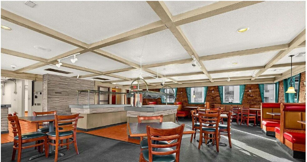 More Photos Of 2212 Rose St, La Crosse Restaurant For Sale