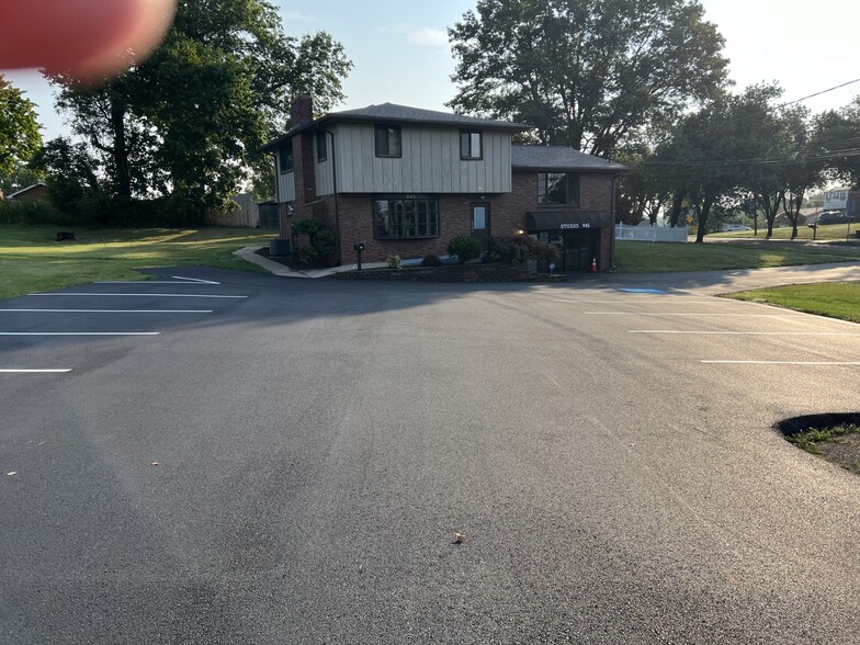 Primary Photo Of 945 Beaver Grade Rd, Coraopolis Storefront For Lease