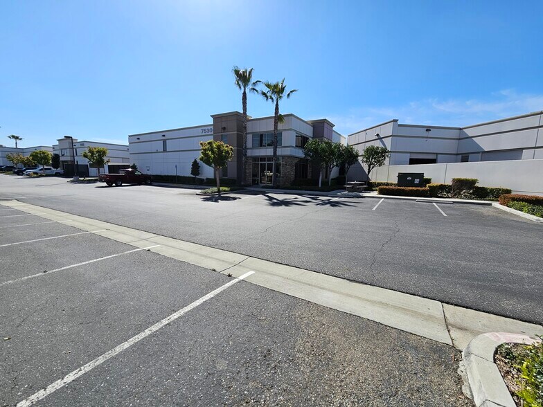More Photos Of 7530 Jurupa Ave, Riverside Warehouse For Lease