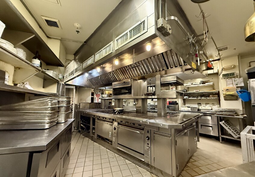 More Photos Of 1375 Washington St, Boston General Retail For Lease