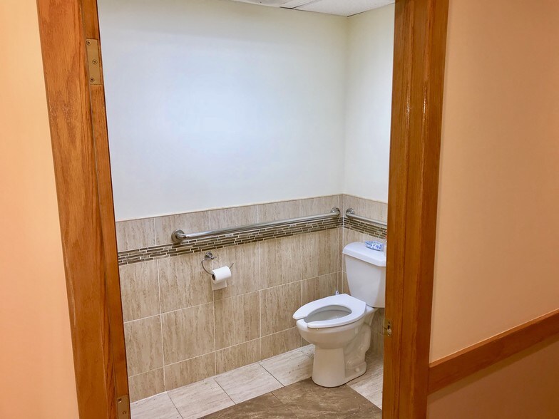 More Photos Of 1314 Rockaway Pkwy, Brooklyn Medical For Sale