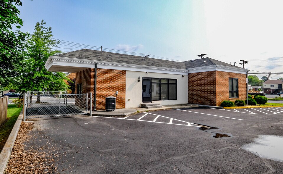 More Photos Of 123 E 6th St, Front Royal Office For Lease