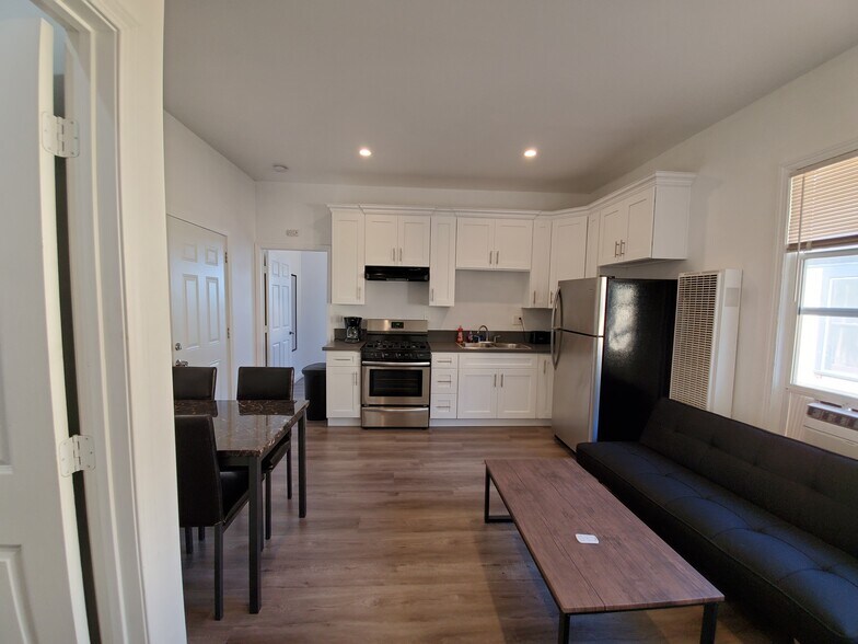 More Photos Of 1978 Bonsallo Ave, Los Angeles Apartments For Sale