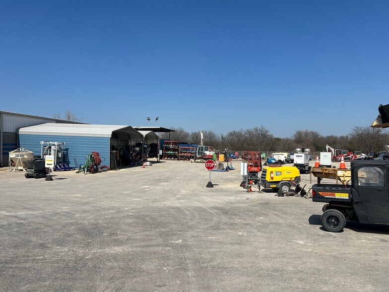 More Photos Of 1910 W Pecan St, Pflugerville Service For Sale