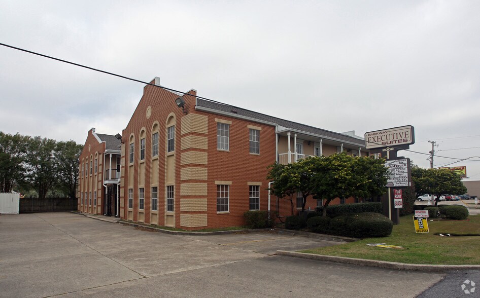 More Photos Of 2002 20th St, Kenner Office For Sale