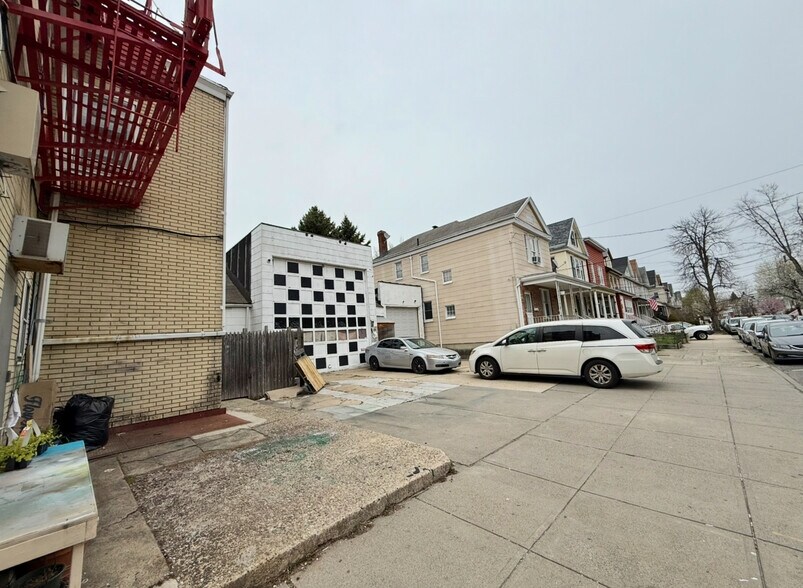 More Photos Of 718 Broadway, Bayonne Apartments For Lease