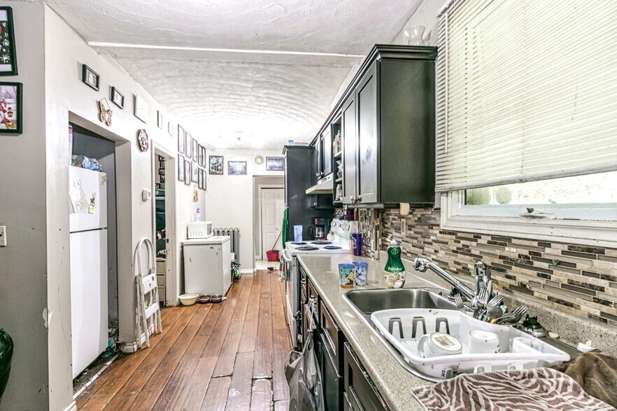 More Photos Of 354 Eva Av, Sudbury Apartments For Sale