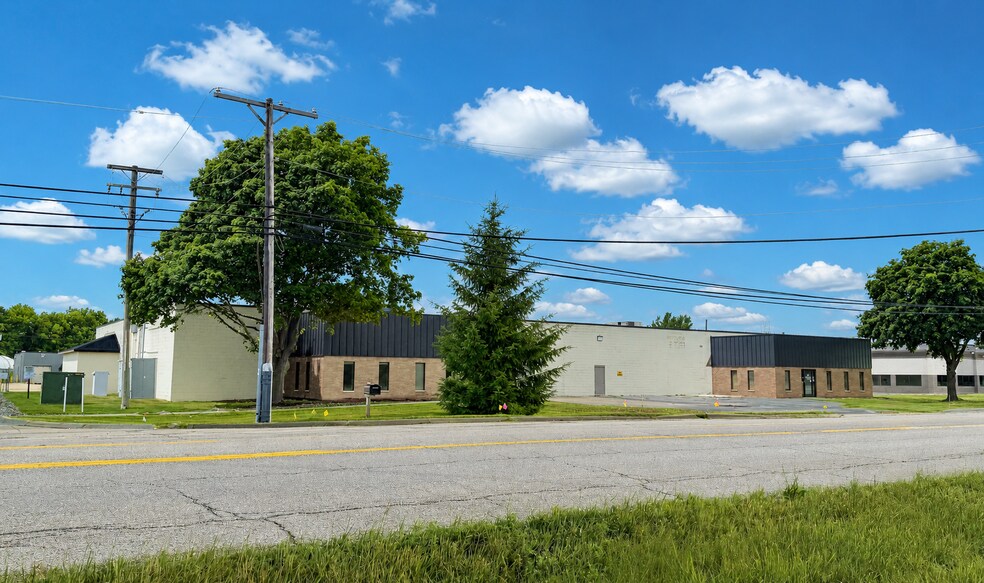Primary Photo Of 14751 32 Mile Rd, Romeo Manufacturing For Lease