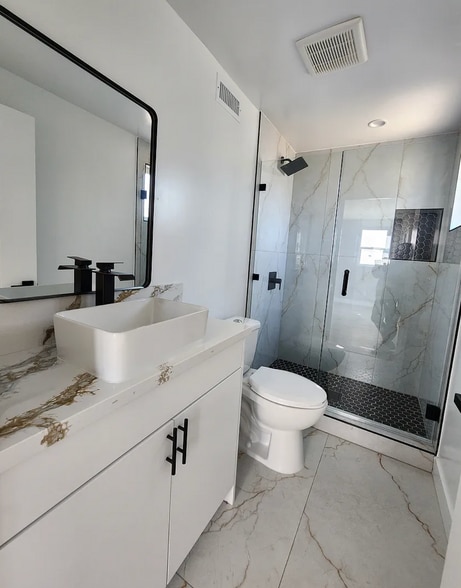 More Photos Of 2223 S Highland Ave, Los Angeles Apartments For Sale