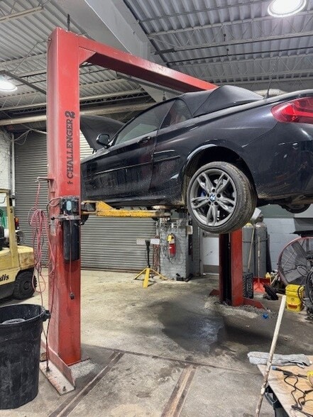 More Photos Of 248 Winthrop Ave, Westbury Auto Repair For Sale