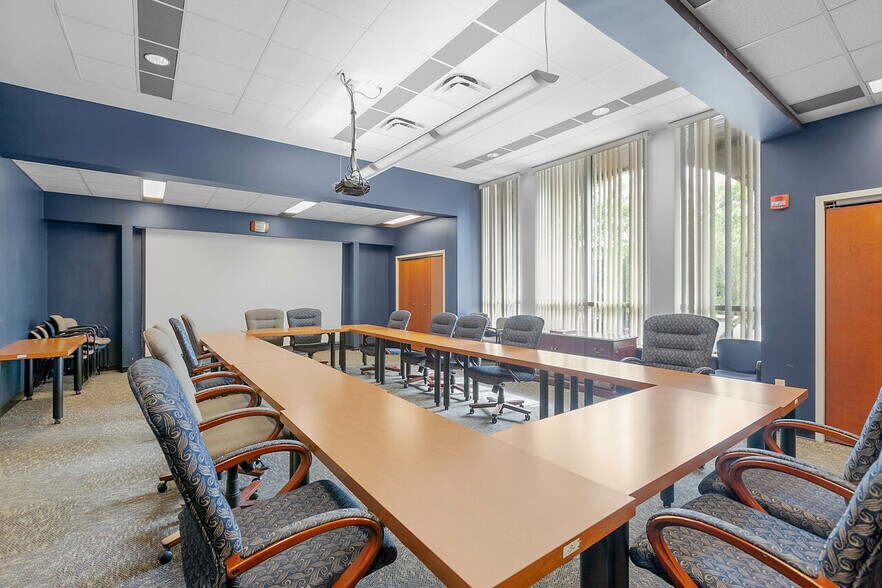 More Photos Of 3101 Sessions Rd, Tallahassee Office For Lease